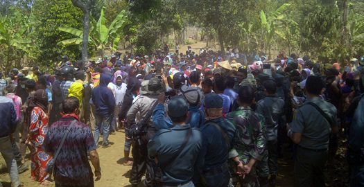 Stop the attacks against rural communities fighting land grabs in Indonesia and the Philippines