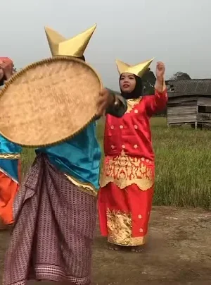 Women are #Hungry4Change: Harvest Dance